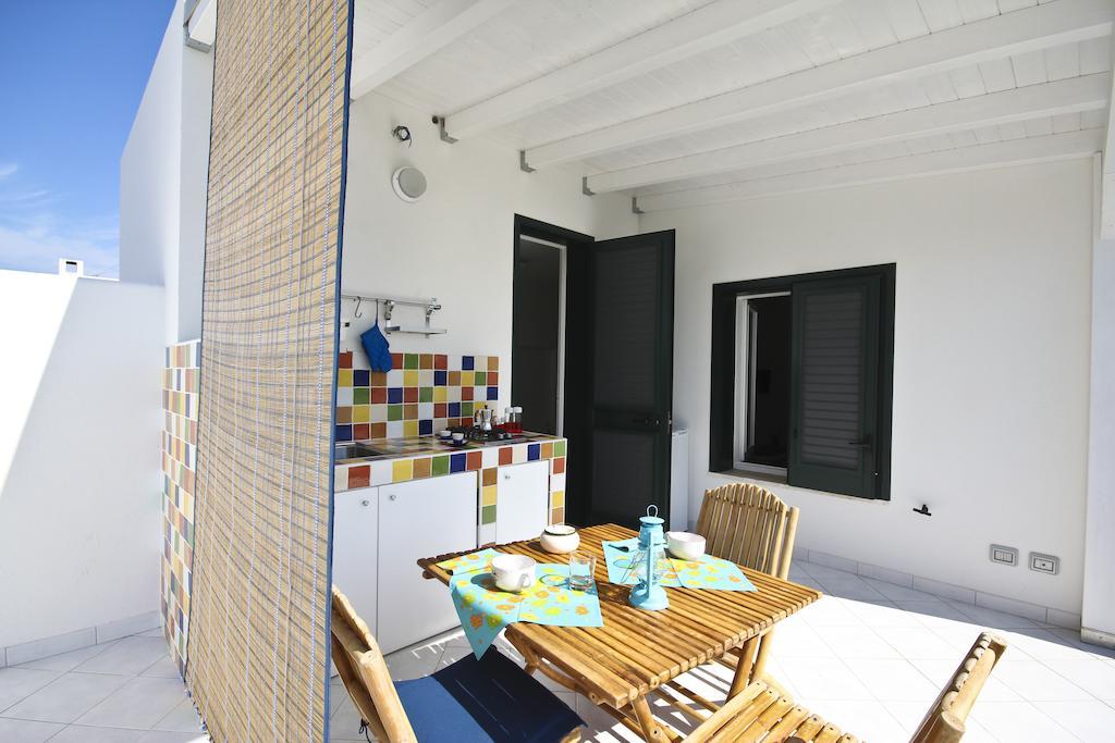 B&B Villa Genny A Pochi Passi Dal Mare San Cataldo  Rum bild