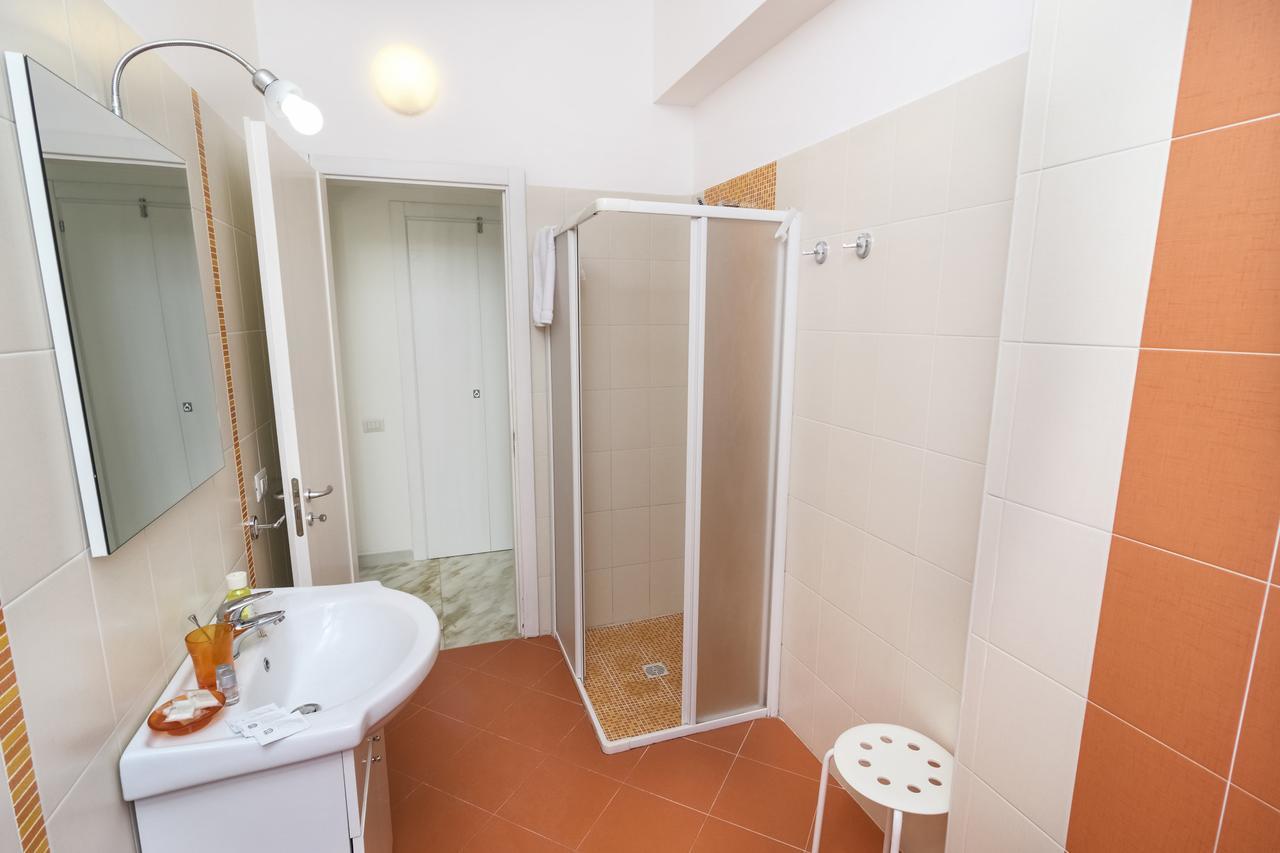 B&B Villa Genny A Pochi Passi Dal Mare San Cataldo  Exteriör bild