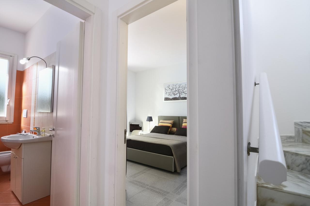 B&B Villa Genny A Pochi Passi Dal Mare San Cataldo  Exteriör bild