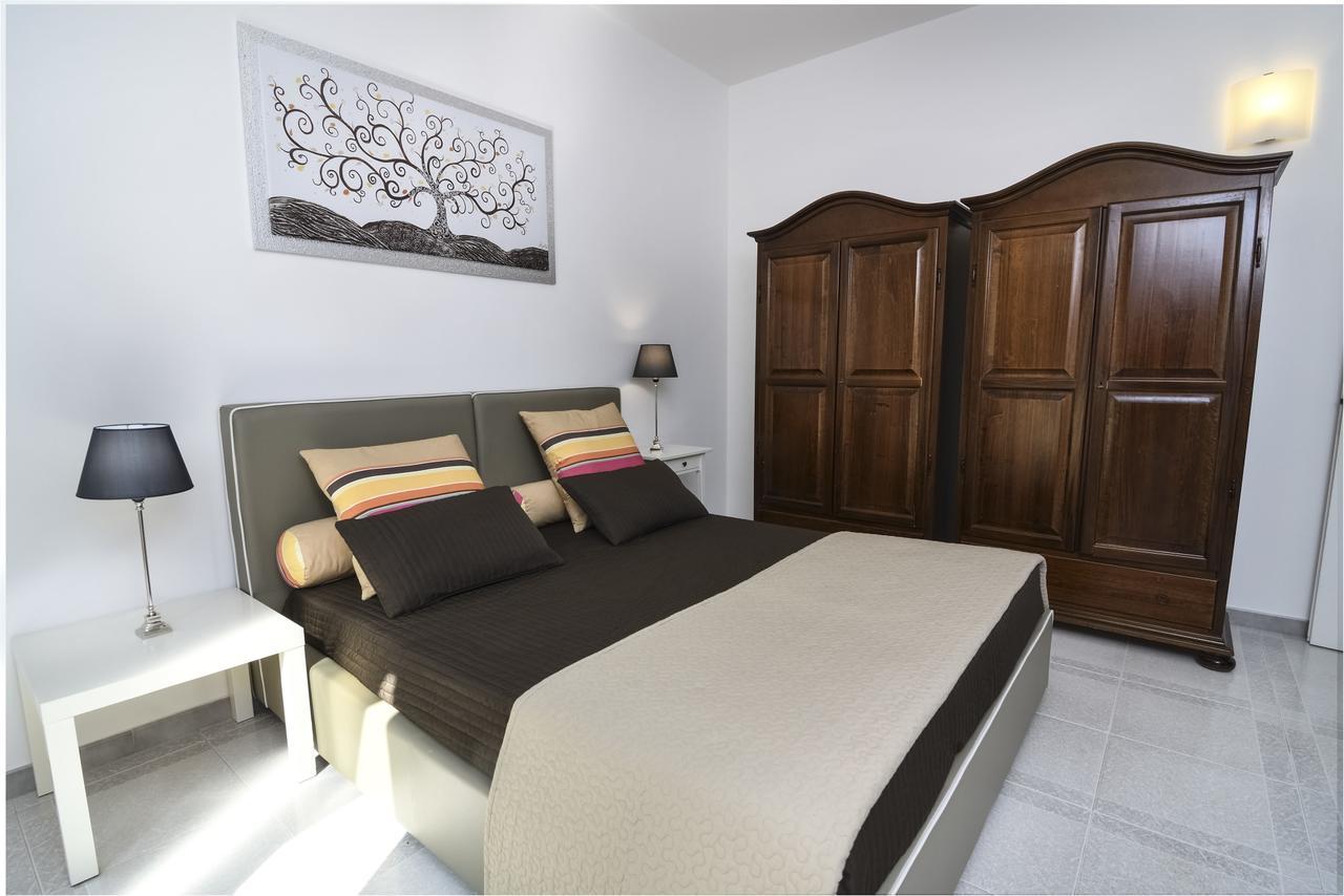 B&B Villa Genny A Pochi Passi Dal Mare San Cataldo  Exteriör bild